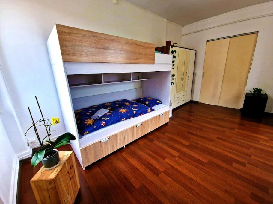 Beautiful Aparment Next To The Border 4 Room 생루이 외부 사진