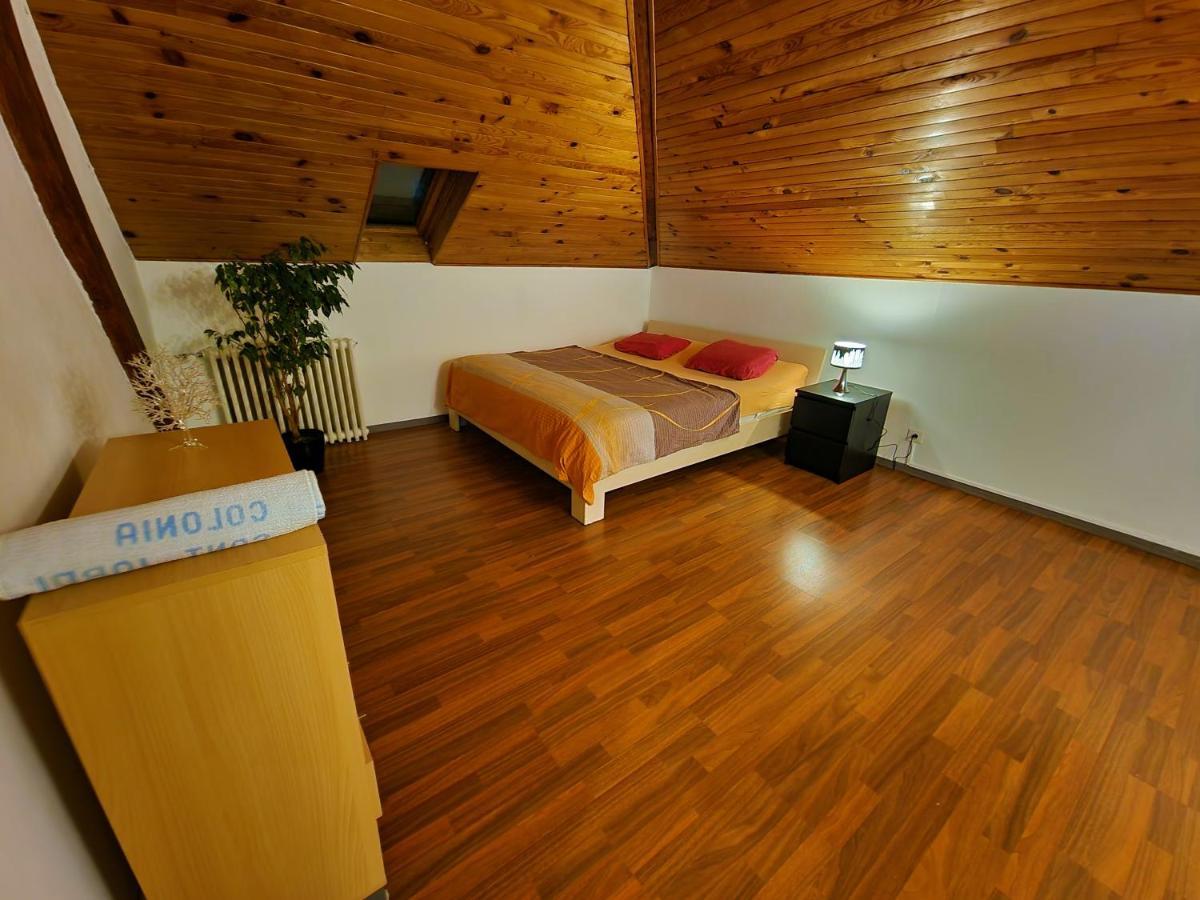 Beautiful Aparment Next To The Border 4 Room 생루이 외부 사진