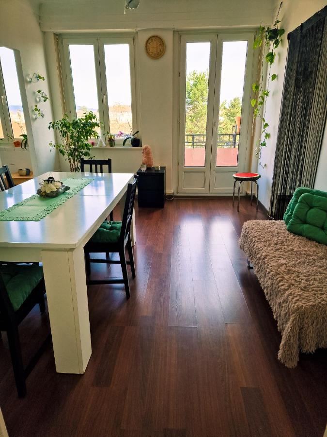 Beautiful Aparment Next To The Border 4 Room 생루이 외부 사진