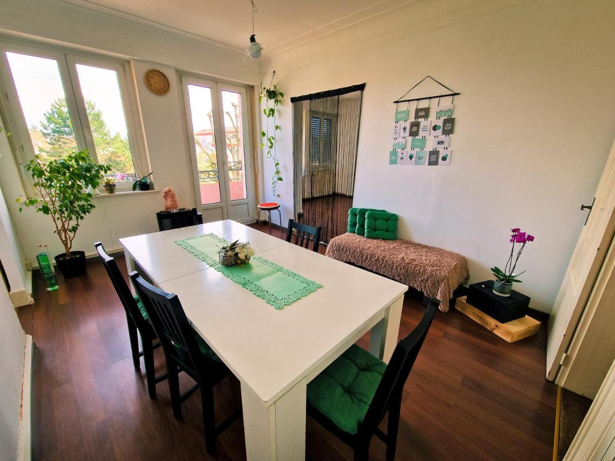 Beautiful Aparment Next To The Border 4 Room 생루이 외부 사진