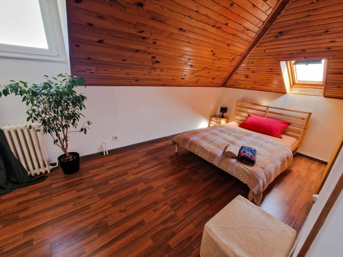 Beautiful Aparment Next To The Border 4 Room 생루이 외부 사진